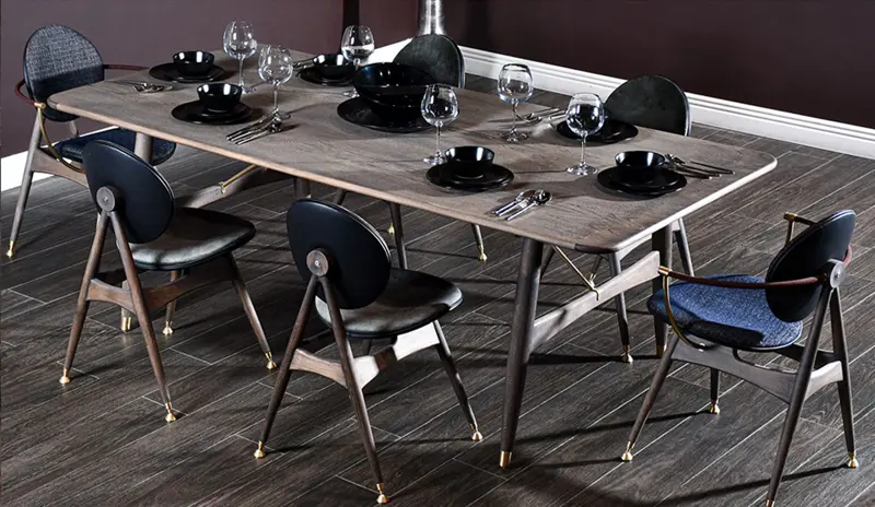 ناهارخوری شاتل